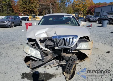 2004 Lincoln Town Car Ultimate from USA, damaged, VIN 1LNHM83W04Y622705